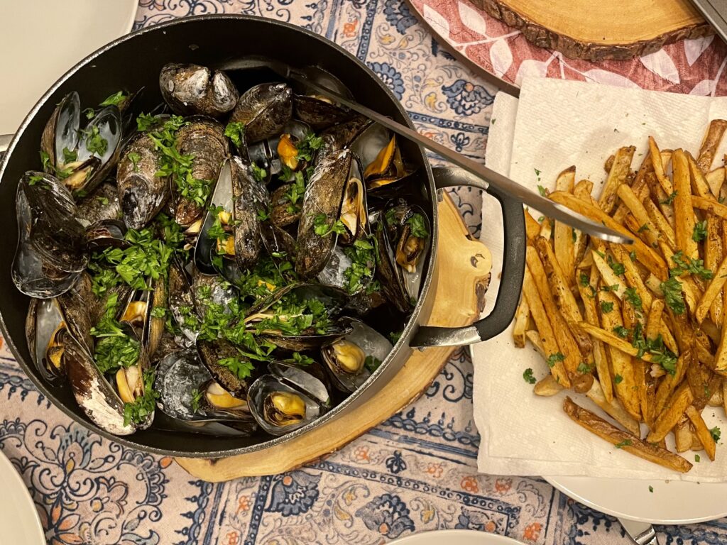 Moules Frites (mussels and fries)