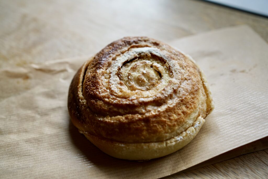 Cinnamon bun from Brauð & Co