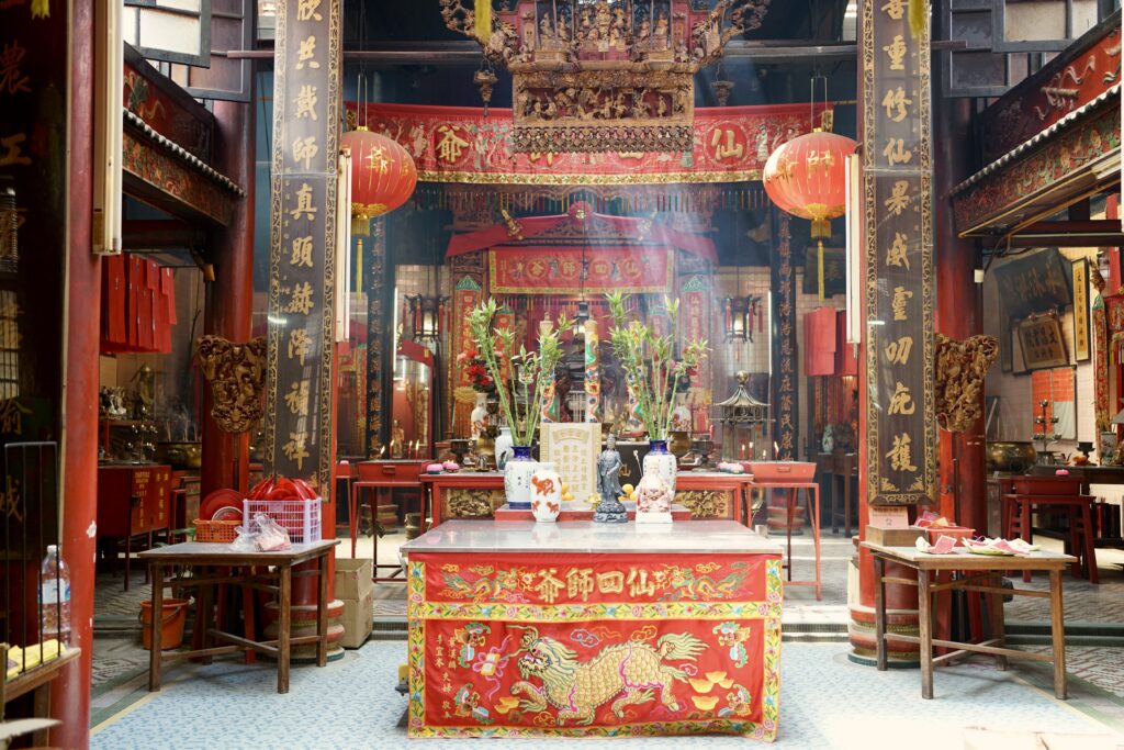 The light pouring into a temple